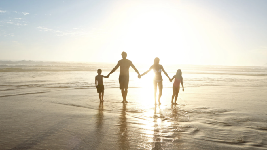 Femme épanouie après 12 semaines d'intenses guérison Femme guérie en 12 semaines